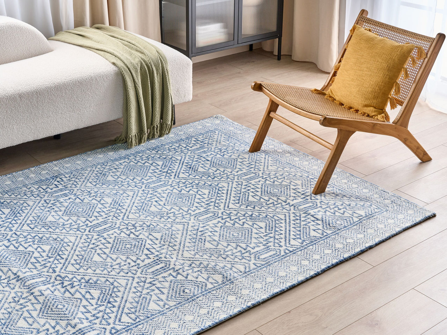 Teppich blau / weiss 160 x 230 cm geometrisches Muster KAWAS