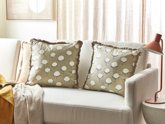 Dekokissen 2er Set PSILOTALES Baumwolle 45 x 45 cm Beige Blumenmuster