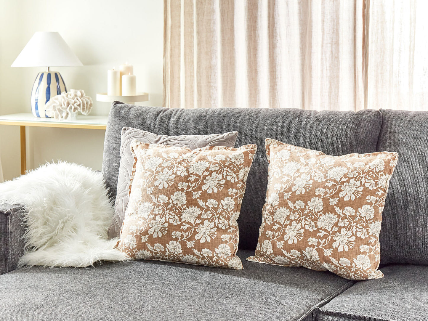 Dekokissen 2er Set NOTELEA Baumwolle 45 x 45 cm Beige Blumenmuster