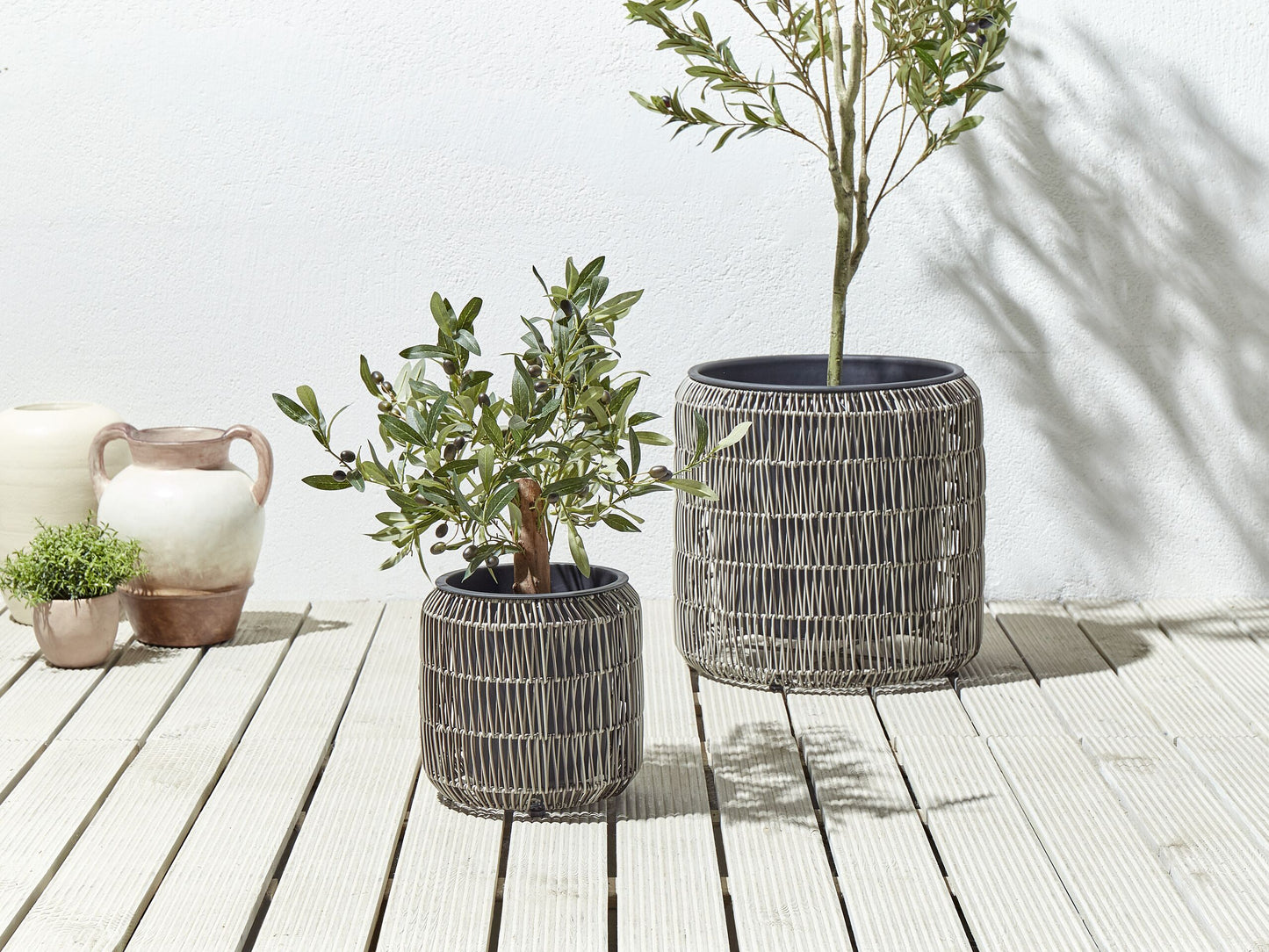 Set mit 2 Blumentöpfen BRODIEA PE Rattan 26/45 cm Hellbraun